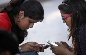 चीन की मोबाइल कंपनियों पर बैन की तैयारी में भारत सरकार