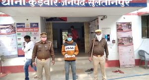 थाना कुड़वार गैंगेस्टर एक्ट में वांछित अभियुक्त तमंचा के साथ गिरफ्तार