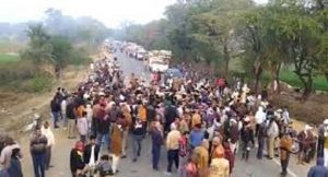 कोचिंग जा रहे छात्रों को ट्रक ने मारी टक्कर