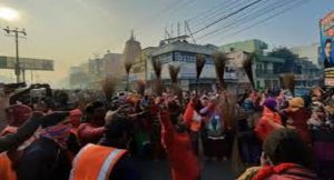 महिला कर्मचारी को पड़ा अटैक, सफाई कर्मचारियों ने लगाया जाम