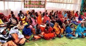महिलाओं ने धरना देकर कर रही किसान आंदोलन का समर्थन