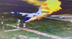 कानपुर में विमान हादसे का वीडियो वायरल, एयरपोर्ट अधिकारी क्यों कर रहे घटना से इंकार