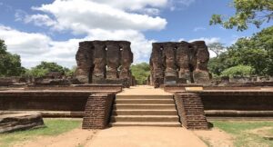श्रीलंका के नए राष्ट्रपति के लिए वोटिंग शुरू:दुलस अल्हाप्परुमा का दावा सबसे मजबूत