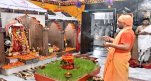मुख्यमंत्री ने श्री गोरखनाथ मंदिर के शक्तिपीठ में मां आदिशक्ति की विधि विधान से आराधना की