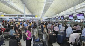 कोविड में बढ़ोतरी के बीच चीन ने खोली हवाई यात्रा, विशेषज्ञों ने दी चेतावनी