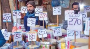 पाकिस्तान में महंगाई की मार, अब दूध 210 रुपए लीटर, 1 किलो चावल 200 में