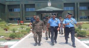 सीडीएस अनिल चौहान ने बंगाल वायु सेना स्टेशन का दौरा किया, सेना को तैनात रहने को कहा