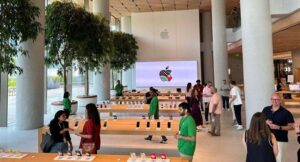 Apple ने भारत में अपना पहला रिटेल स्टोर पेश किया