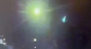 US के एक परिवार ने किया एलियन देखने का दावा, आसमान में दिखी हरी रोशनी