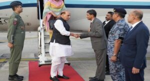 रक्षा मंत्री राजनाथ सिंह तीन दिवसीय मलेशिया के दौरे पर पहंचे