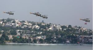Bhopal Air Show: भारतीय वायु सेना ने किया शक्ति प्रदर्शन, नीले आसमान में दिखा लड़ाकू विमानों का साहस