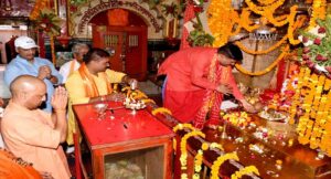 मुख्यमंत्री ने मां ललिता देवी मन्दिर में दर्शन-पूजन किया, चक्रतीर्थ का दर्शन किया