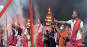 इंतजार खत्म! वाराणसी में विश्व प्रसिद्ध गंगा आरती होगी भव्य रूप में संपन्न, वॉलंटियर भी बढ़े