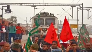 BPSC आंदोलन में छात्रों पर हुए लाठीचार्ज पर बिहार में बवाल, प्रदर्शनकारियों ने रोकी ट्रेन