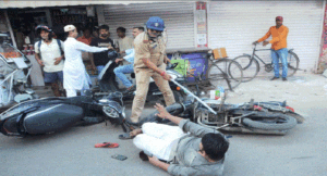पत्थरबाजों पर कार्रवाई के बाद लिखा…’आई लव बरेली पुलिस, जब तक तोड़ेंगे नहीं, तब तक छोड़ेंगे नहीं’