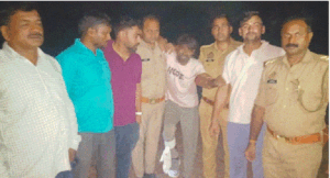 बाराबंकी में पुलिस मुठभेड़ में शातिर अपराधी अफजल घायल, पैर में लगी गोली, 18 मुकदमों में थी पुलिस को तलाश