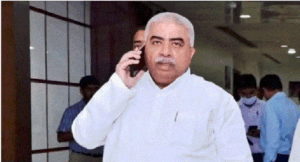 वाराणसी में बनेगा टेक्सटाइल पार्क, बोले राकेश सचान- बुनकरों की कारीगरी को संरक्षित और आगे बढ़ाने को सरकार प्रतिबद्ध