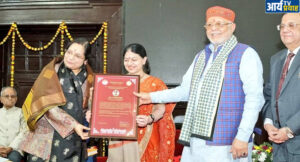 ल​विवि में आईपीएस लक्ष्मी सिंह को विशिष्ट सम्मान प्रदान किया गया